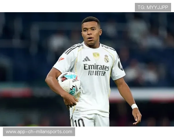 皇马教练决策受名宿质疑，媒体争论不停