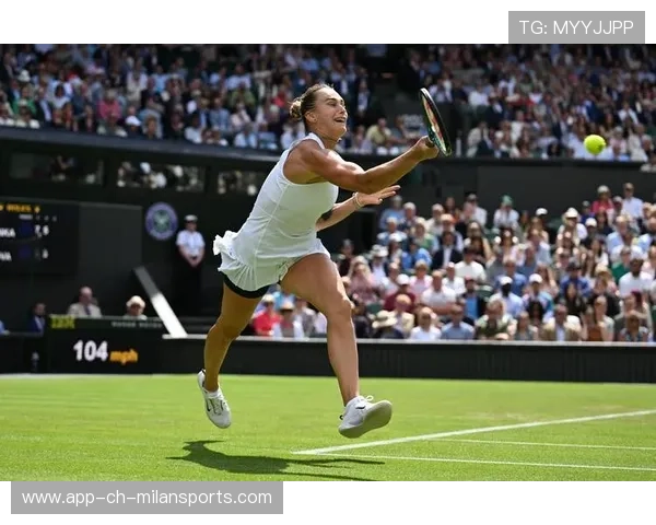 网友：萨巴伦卡这黑裙笑容值百万赞！，萨巴伦卡训练视频