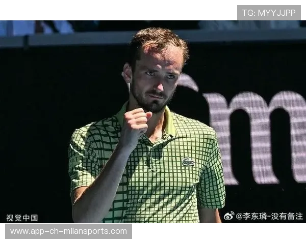 梅德韦杰夫稳定取胜，硬地实力尽显，梅德韦杰夫专访