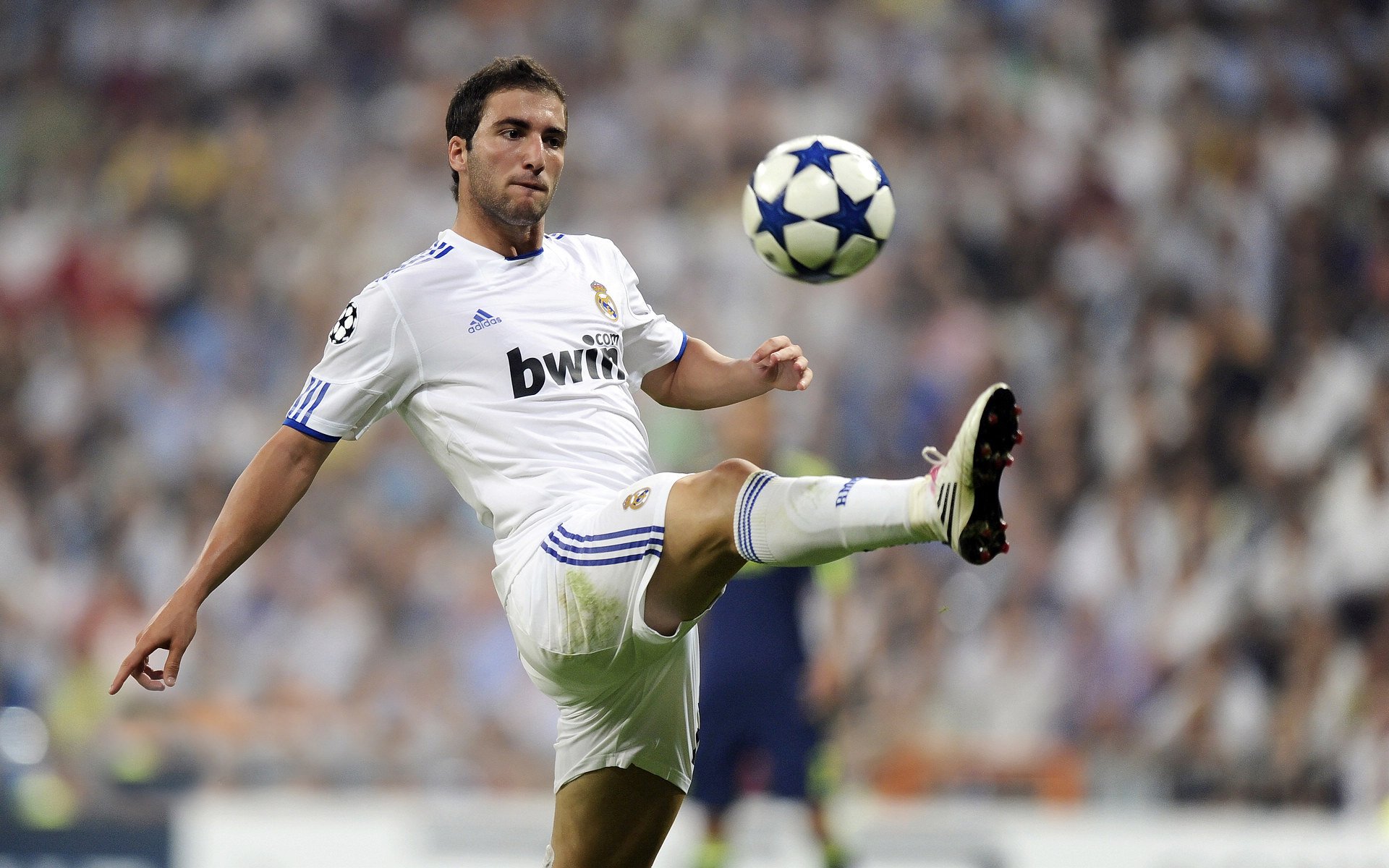 米兰体育入口-吉迪大三双创神迹，巴恩斯暴走，吉迪恩设计师