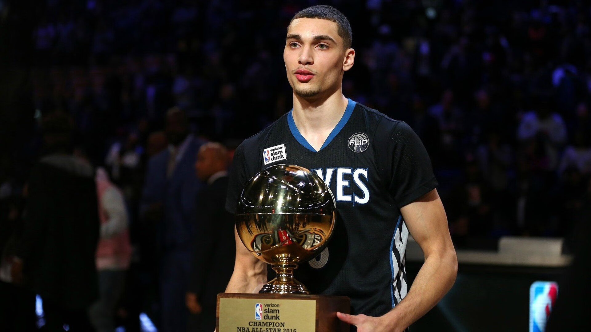 《FIFA》虚拟世界杯,线上线下一体化盛会火爆开幕!,fifa足球世界 虚拟摇杆怎么操作